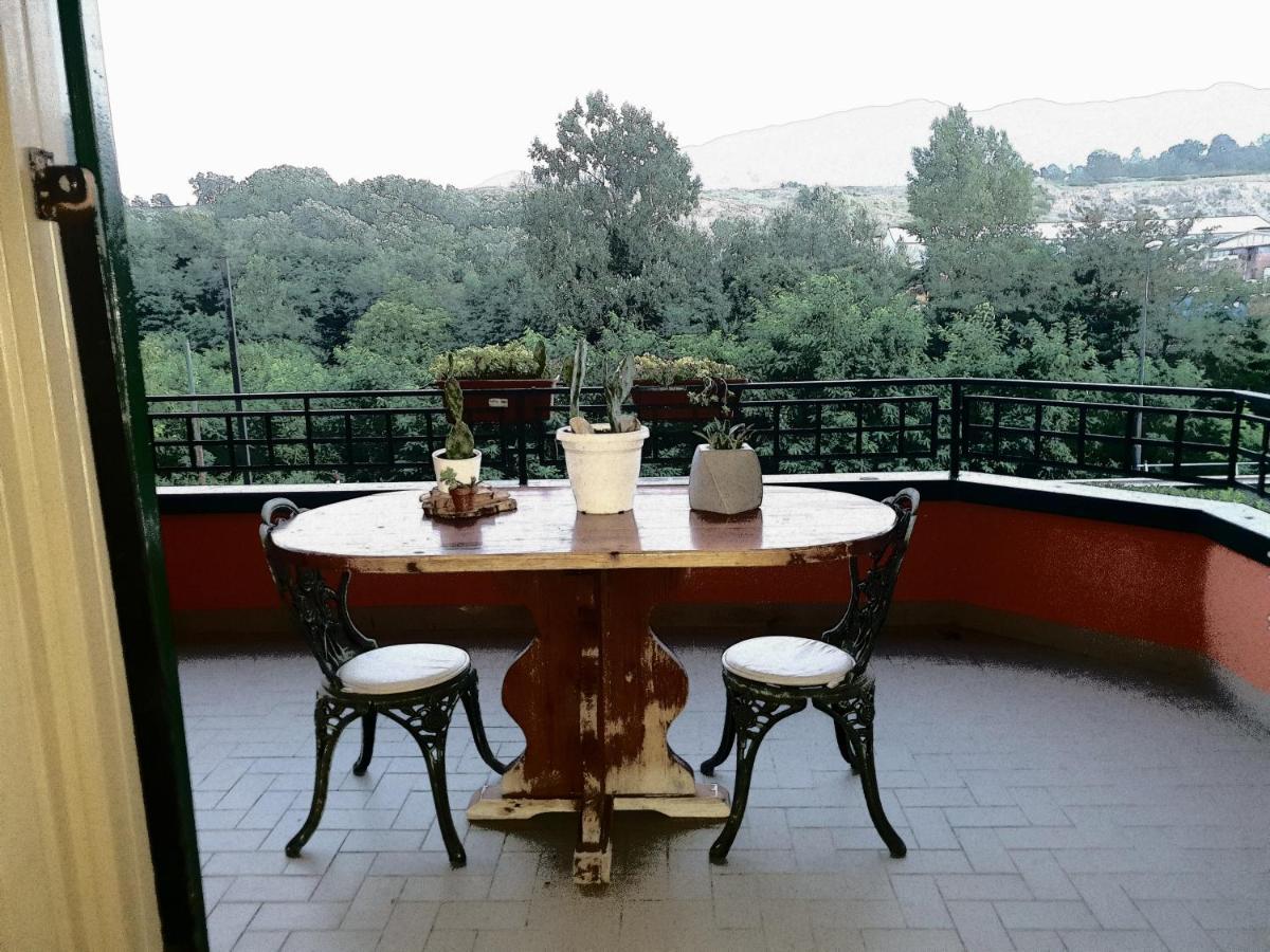 B&B Tre Passi Dalla Torre Montesarchio Extérieur photo