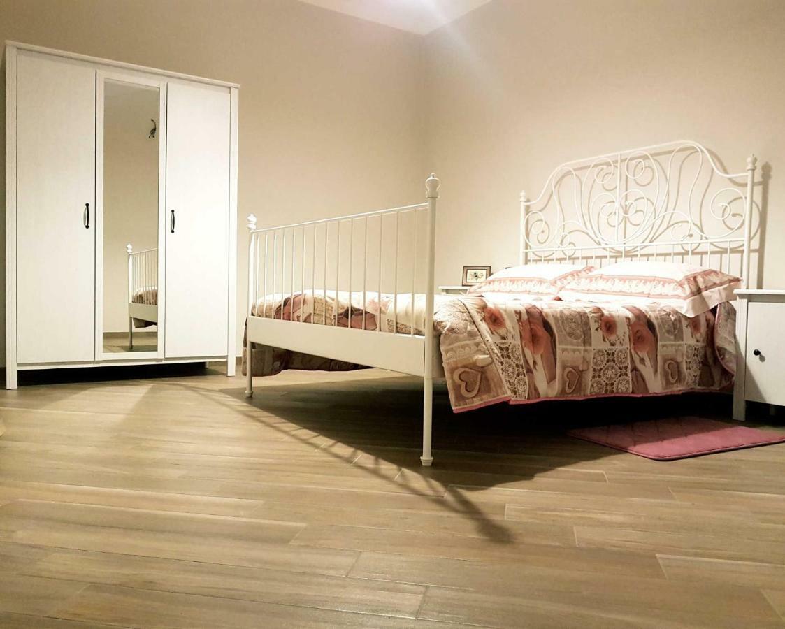 B&B Tre Passi Dalla Torre Montesarchio Extérieur photo