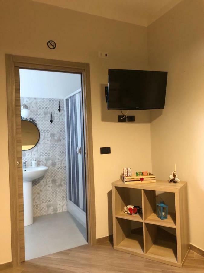 B&B Tre Passi Dalla Torre Montesarchio Extérieur photo