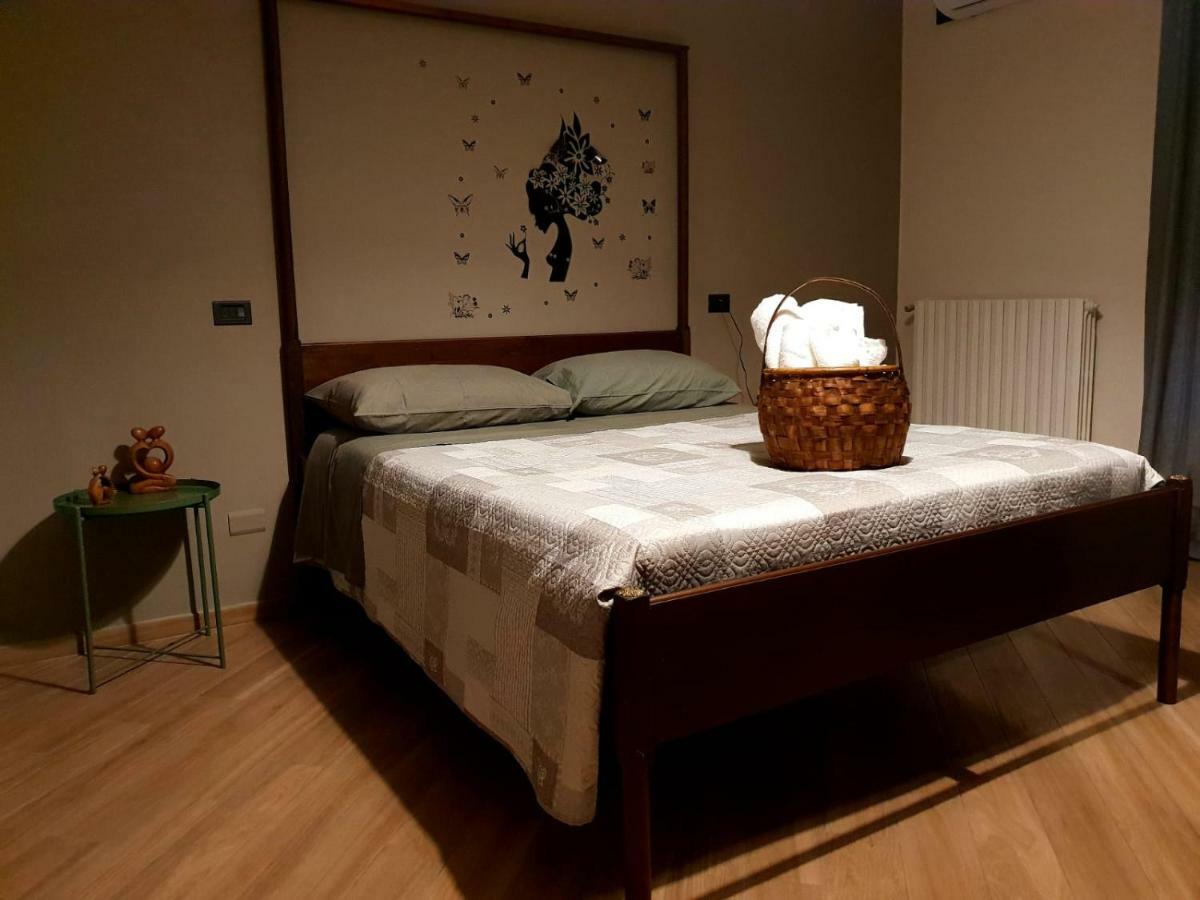 B&B Tre Passi Dalla Torre Montesarchio Extérieur photo