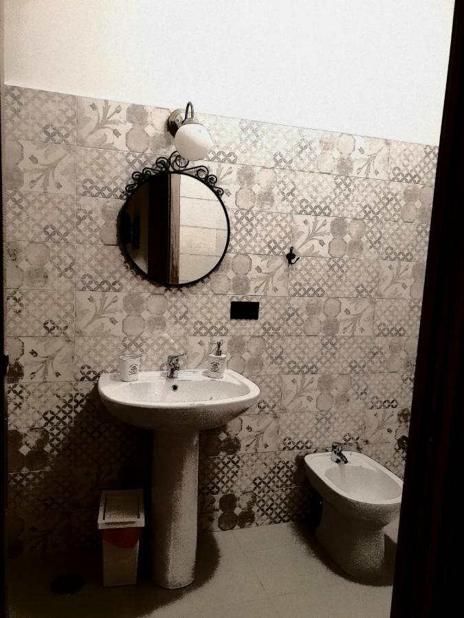 B&B Tre Passi Dalla Torre Montesarchio Extérieur photo
