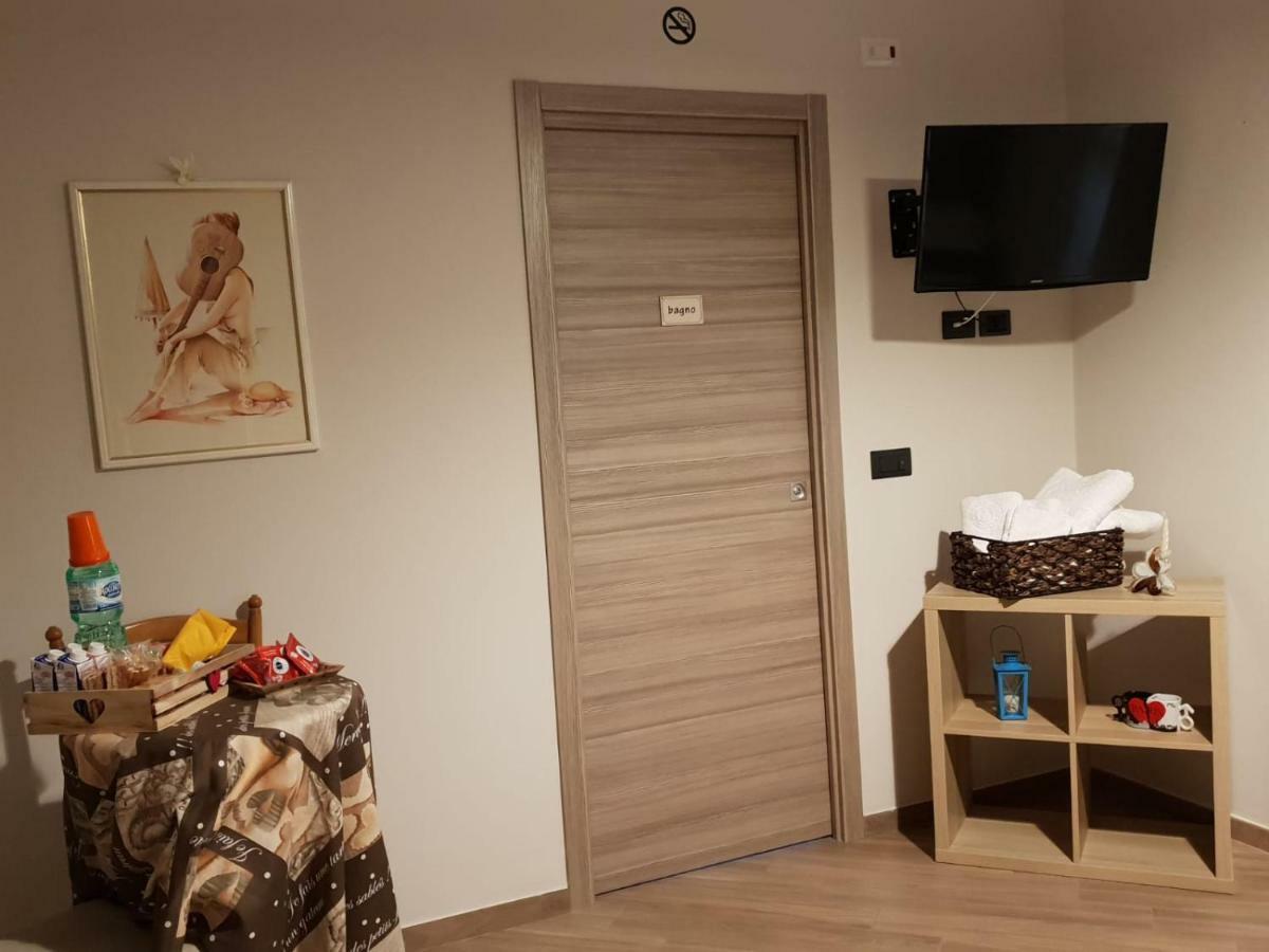 B&B Tre Passi Dalla Torre Montesarchio Extérieur photo