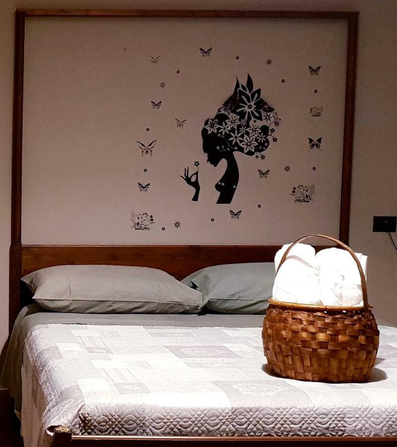 B&B Tre Passi Dalla Torre Montesarchio Extérieur photo